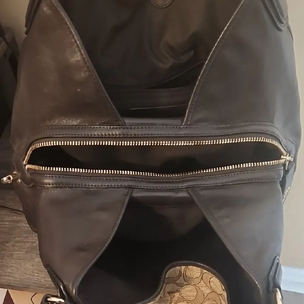 Coach Signature Canvas Shoulder Bag - Black and Tan - Picture 3 of 7